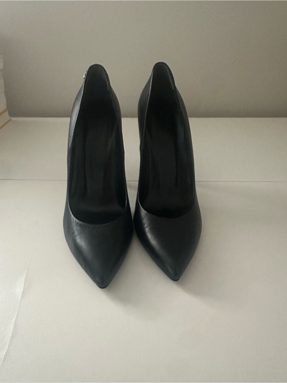 Gucci Classic Black Pointed Toe Women's Pumps